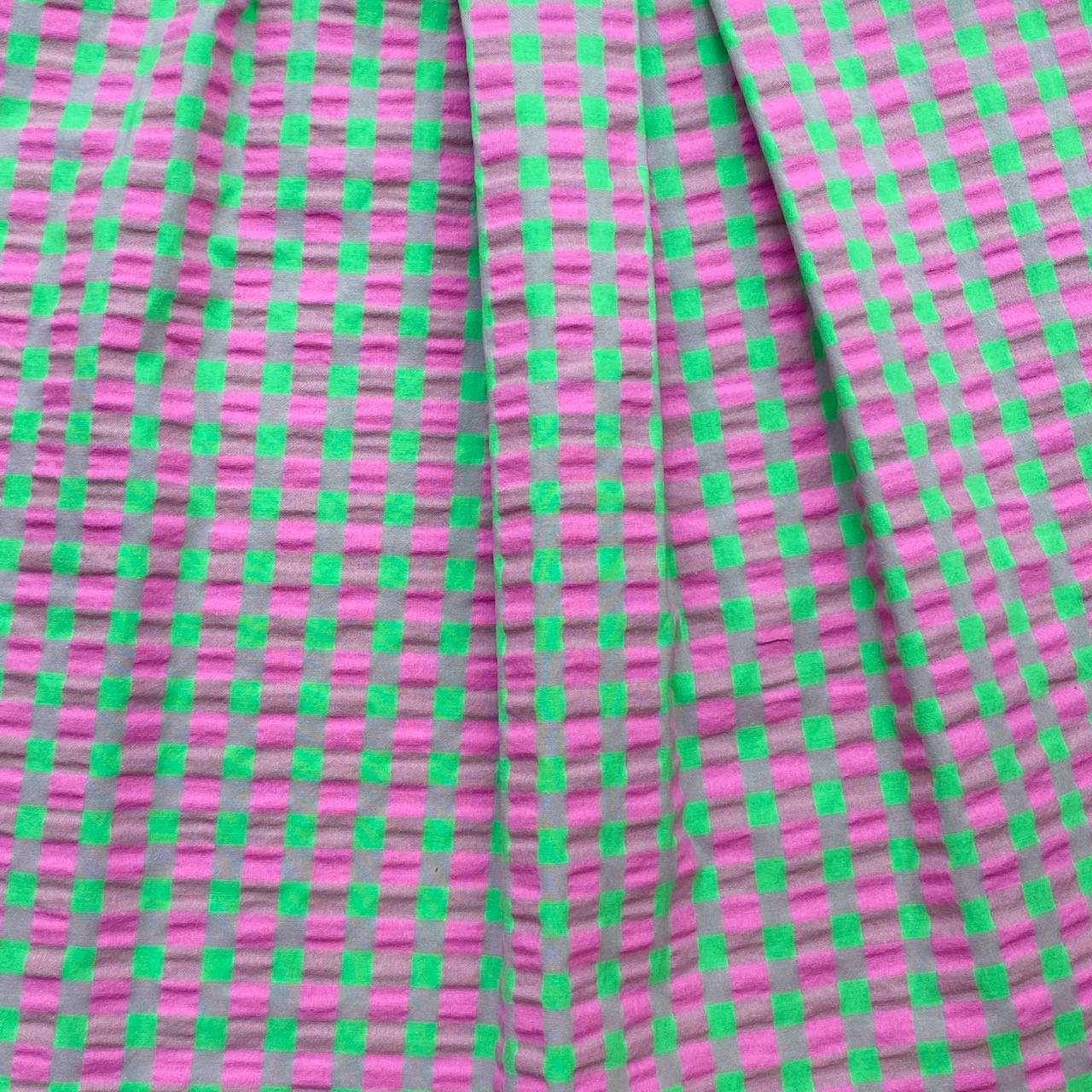 Tissu vichy seersucker vert et rose