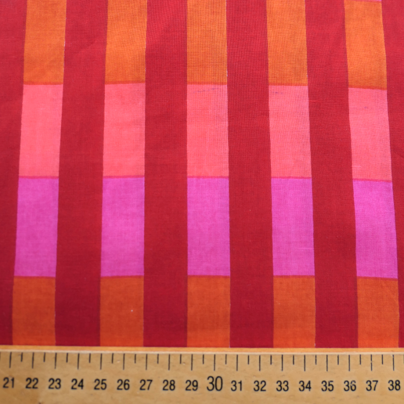 Tissu indien rayures géométriques Rouge Orange Rose