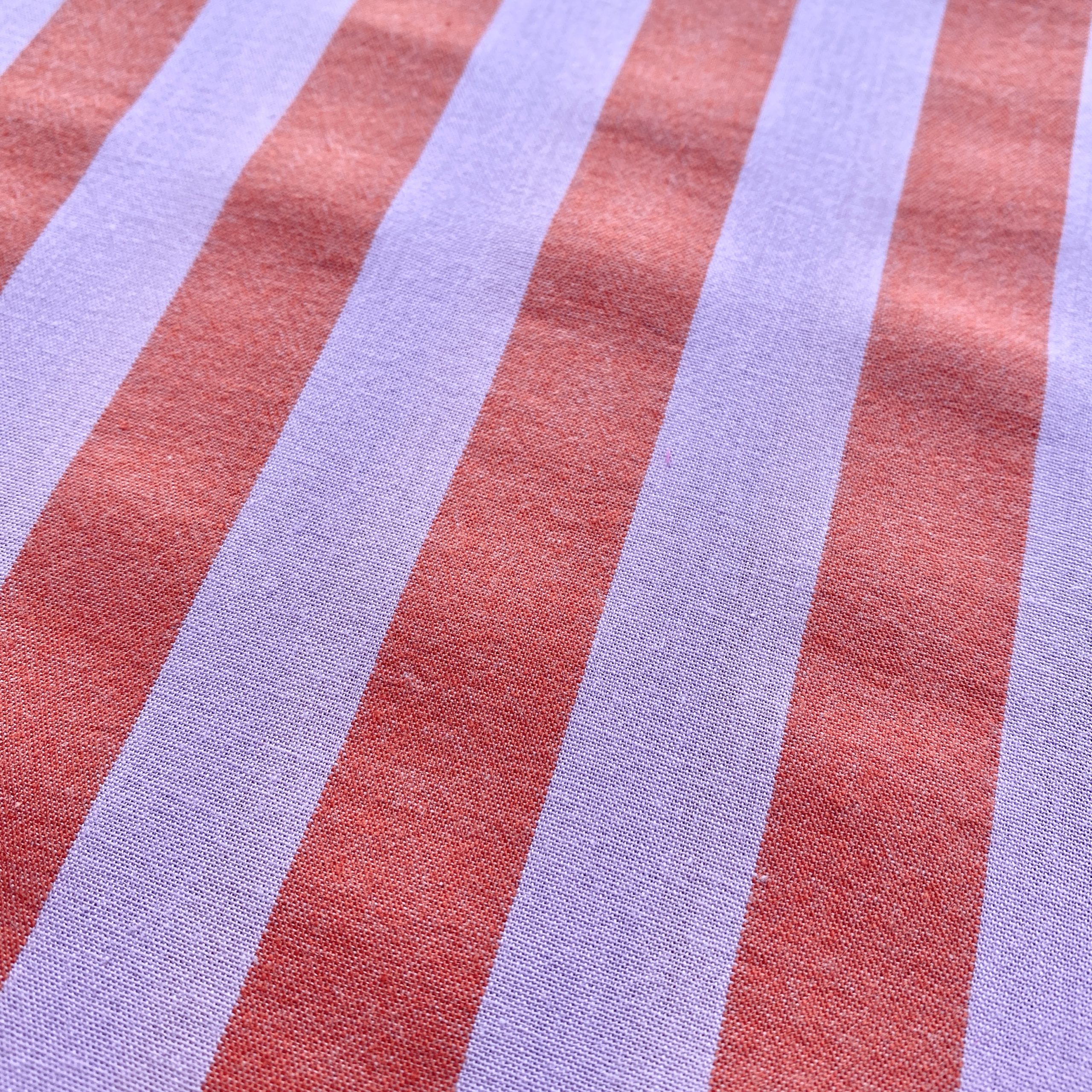Tissu rayé fil teint lavande/orange Tissu rayé fil teint lavande/orange