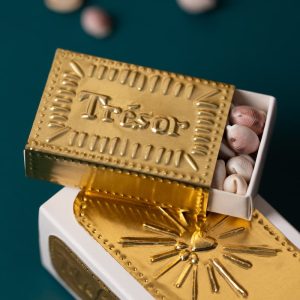 Petites boites à trésors en métal repoussé