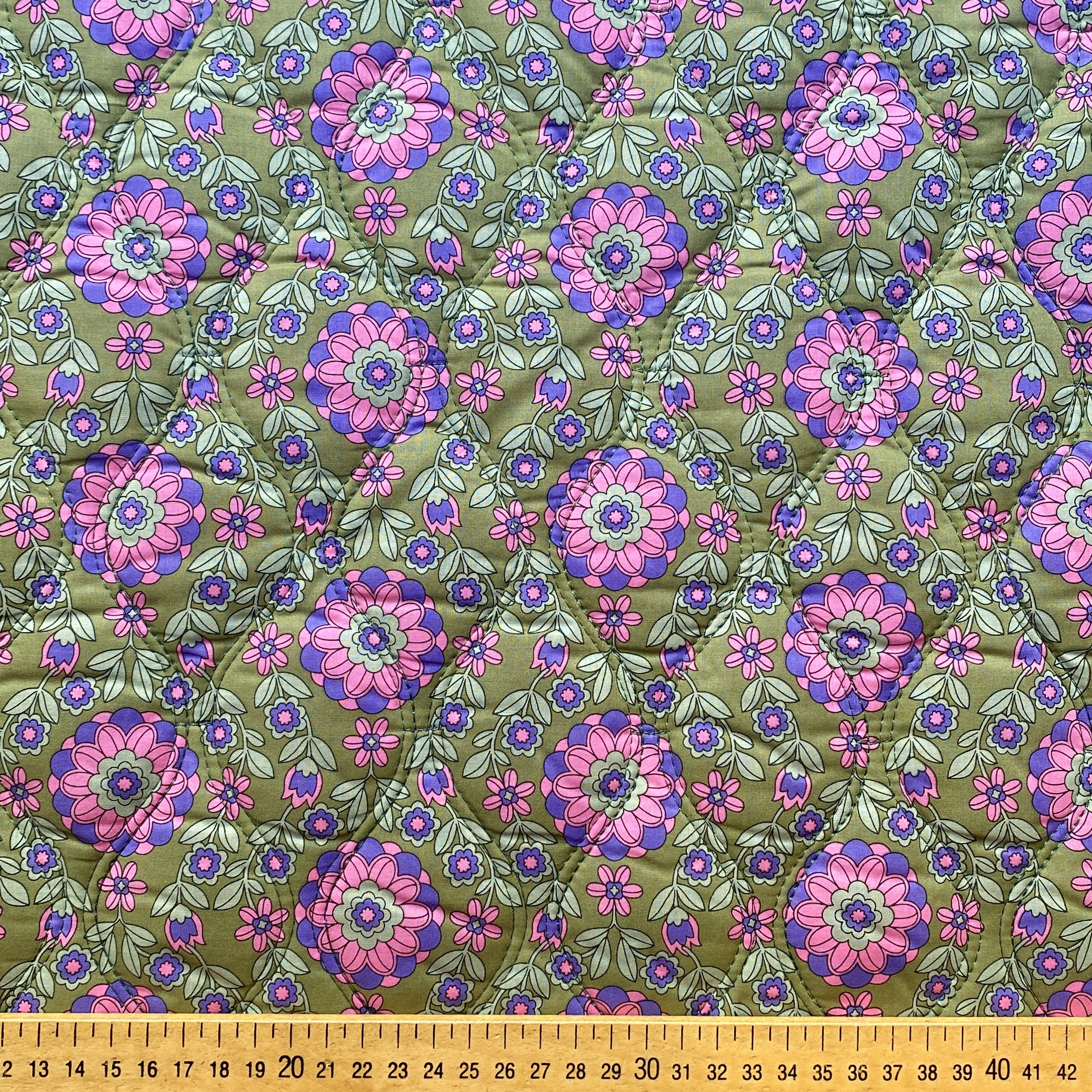 Tissu matelassé fleurs et rayures